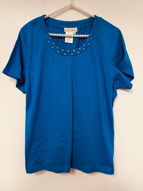 A la Carte Silver Embellished Trim Short Sleeve Tee in Royal Blue